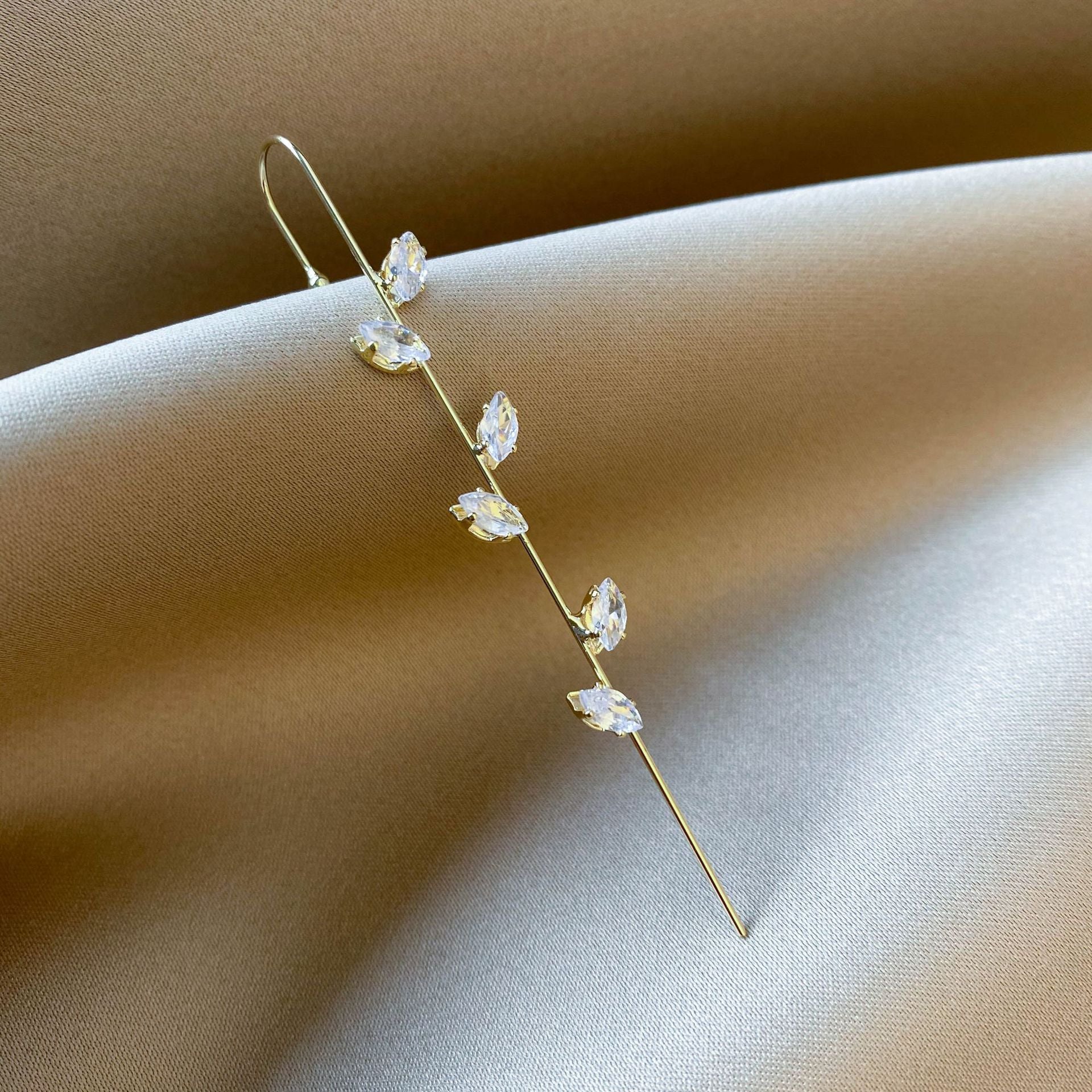 Myrae Ear Pins